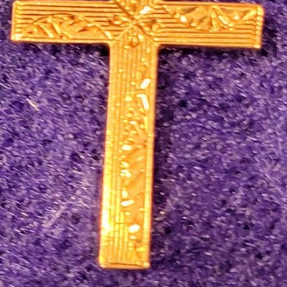 Vintage Esemco 10K Yellow Gold Etched Cross Pendant - Picture 3 of 6